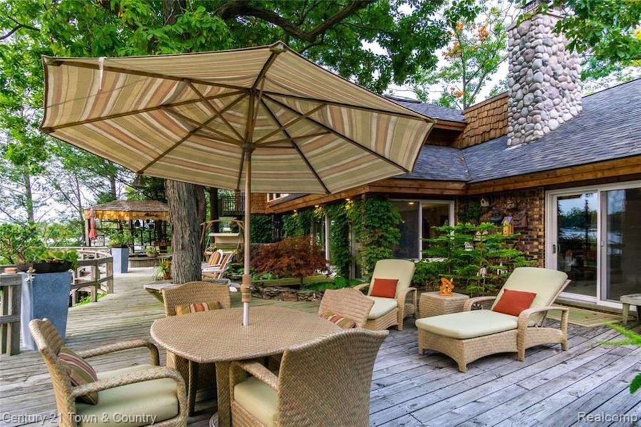 This retro $1.5 million home in West Bloomfield has a conversation pit