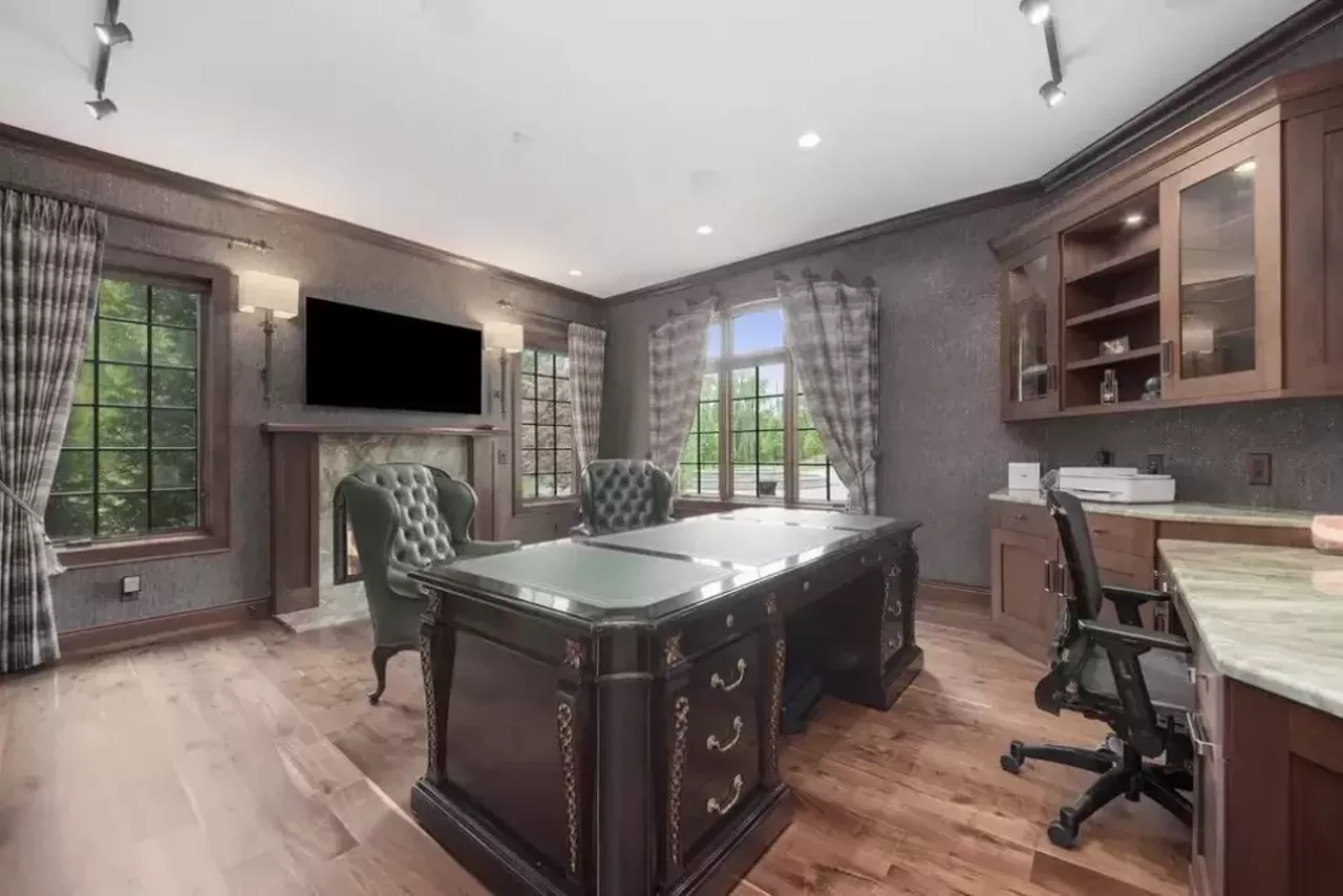 Image: This sprawling Battle Creek complex comes with an underground bunker