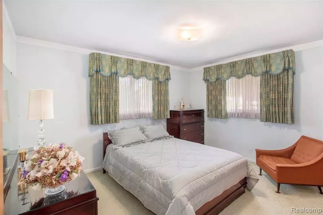 Image: This unassuming $255k St. Clair Shores ranch has a retro basement bar
