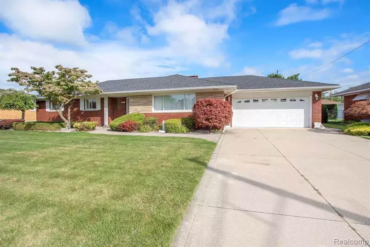 Image: This unassuming $255k St. Clair Shores ranch has a retro basement bar