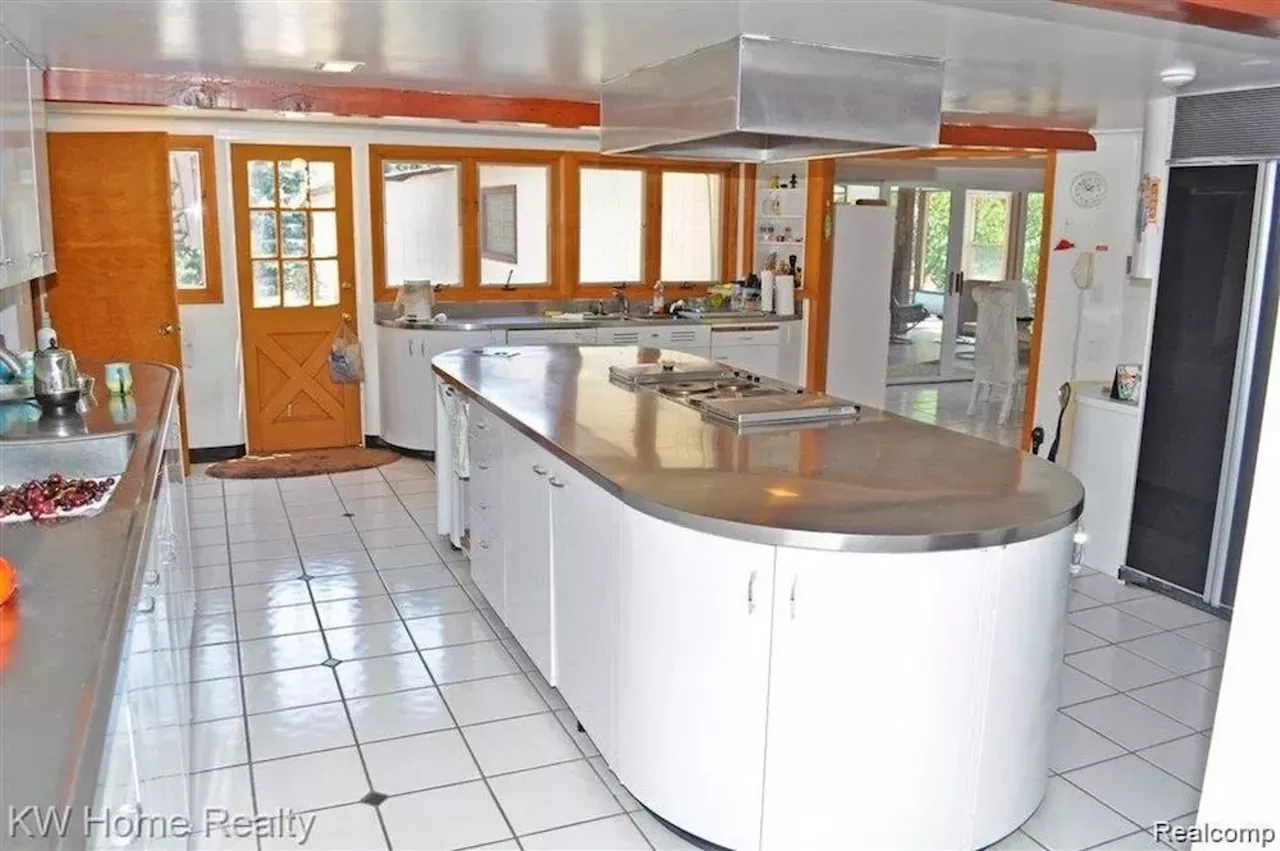 Image: This Wallace Frost-designed home in Bloomfield Hills has Playboy Mansion doors