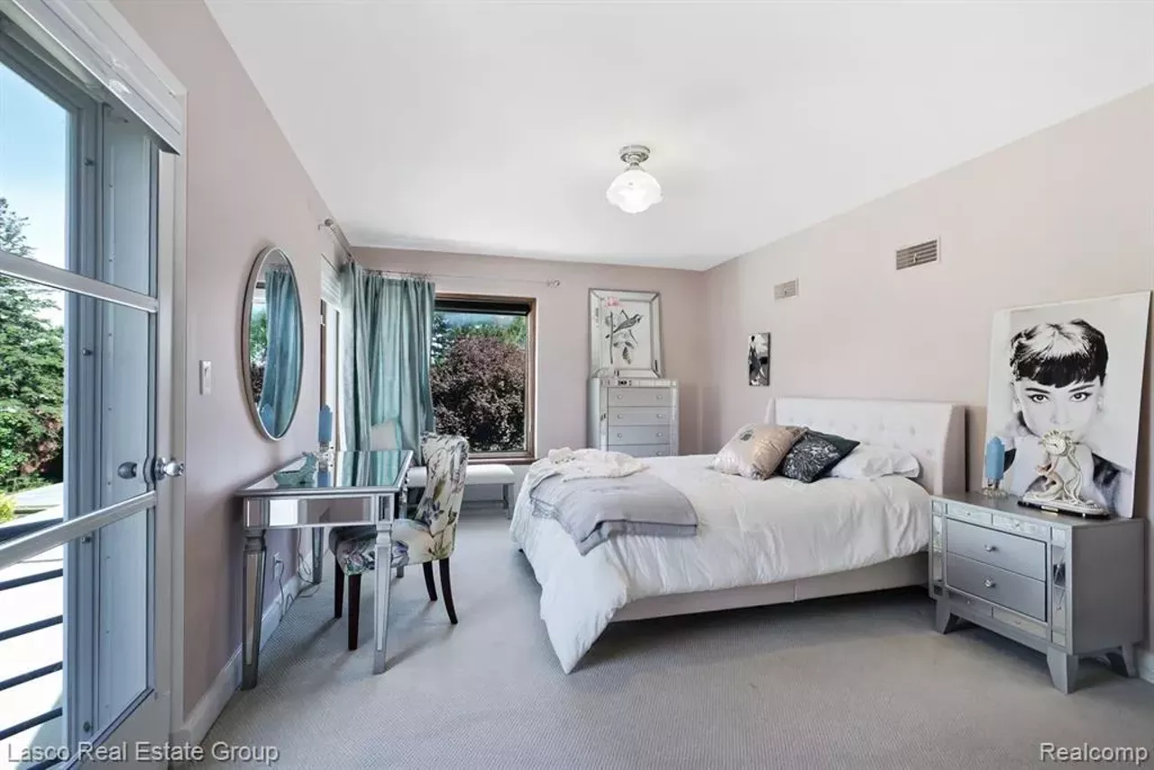 Image: This 'wedding cake' house in Grand Blanc is an art deco lover's dream &#151; and it has a ballroom you could probably roller skate in
