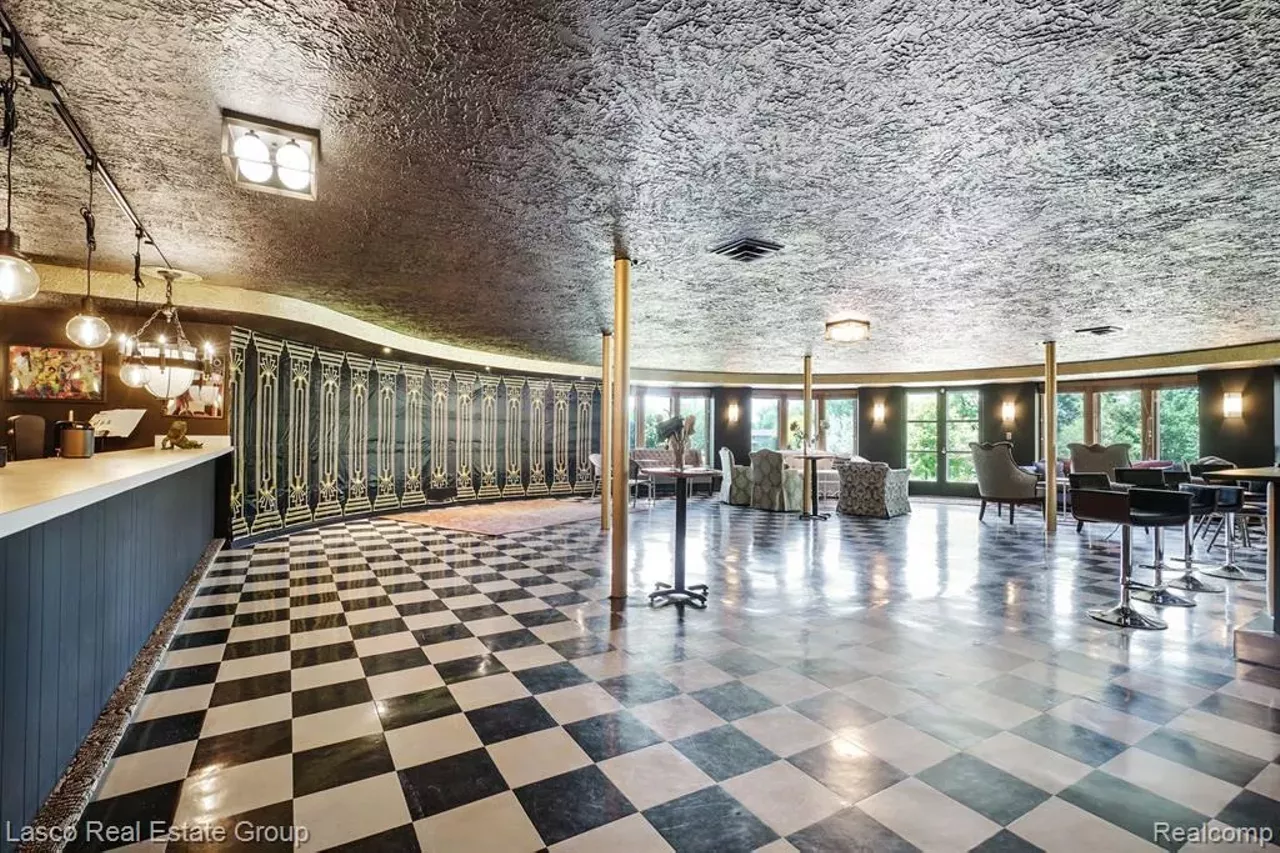 Image: This 'wedding cake' house in Grand Blanc is an art deco lover's dream &#151; and it has a ballroom you could probably roller skate in
