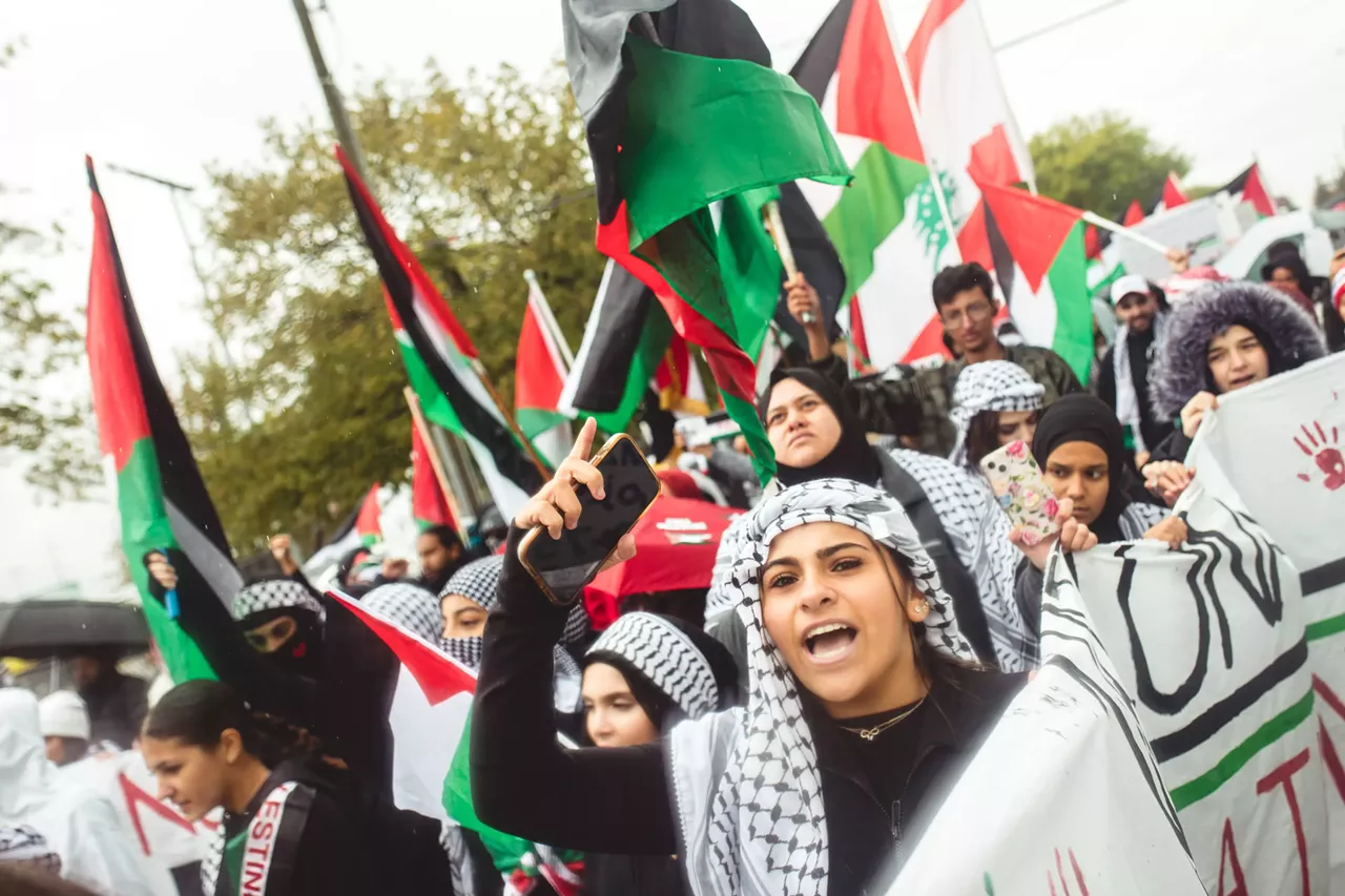 Image: Thousands show solidarity with Palestine at Dearborn rally
