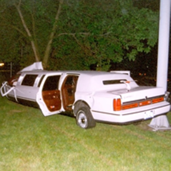 20 years ago: Limo carrying 2 Detroit Red Wings crashes weeks