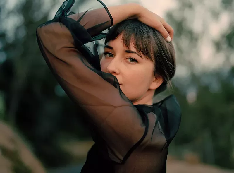 Singer-songwriter Jess Williamson goes for the gut at El Club