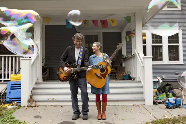 Folk duo the Weepies come out of hiding to celebrate anniversary at Magic Bag