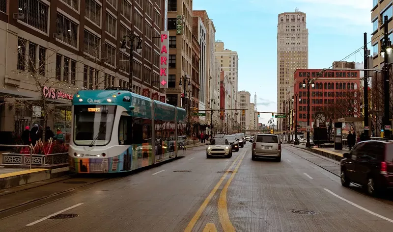 Study: High auto insurance rates lock Detroiters into 'cycle of poverty'