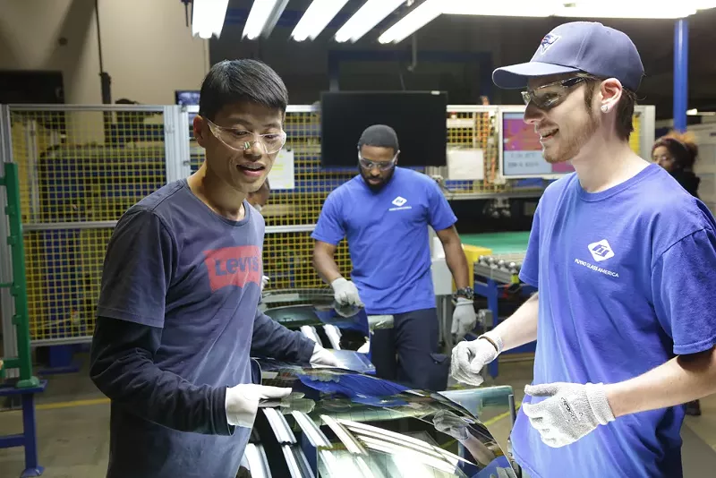 Cultures collide in Obama’s doc American Factory. - Netflix