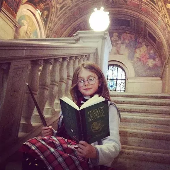 Take notes, Dads - Photo via Instagram @BuildALibrary