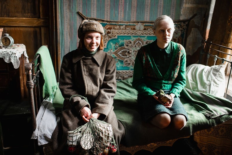 Vasilisa Perelygina, left, and Viktoria Miroshnichenko in Beanpole. - LIANA MUKHAMEDZYANOVA/KINO LORBER
