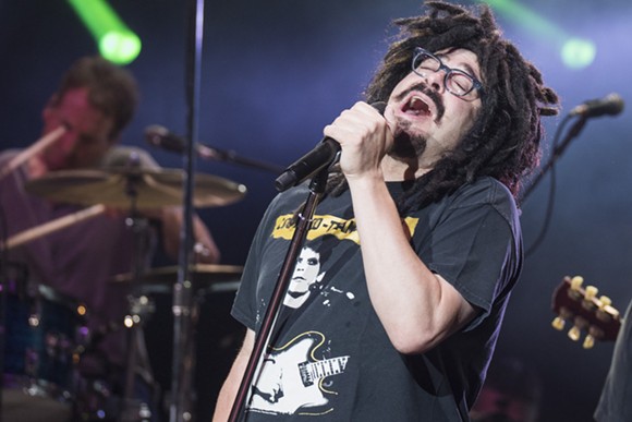 Live Review: Counting Crows and Rob Thomas induce nostalgia at DTE