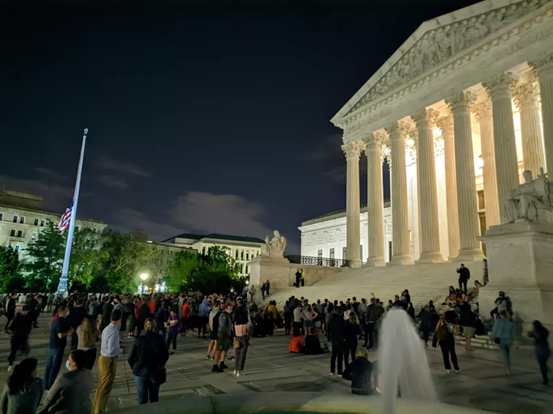 Mourners gather at the Supreme Court after the announcement of Ruth Bader Ginsburg's death. - Sdkb, Wikimedia Creative Commons