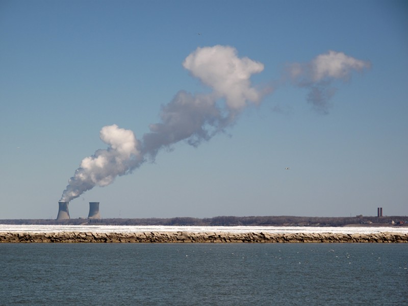 Perry Nuclear Power Station as seen from Headlands State Park, Mentor, Ohio. - Wainstead, Wikimedia Creative Commons