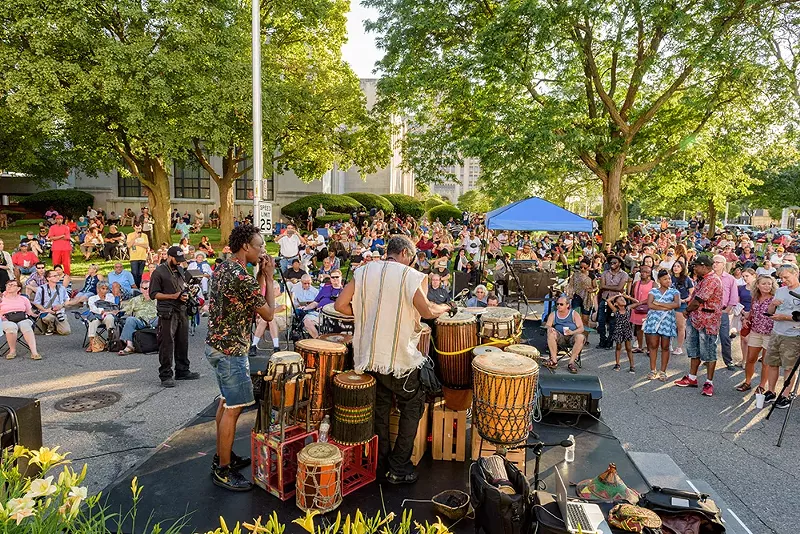 Efe Bes performs at the Concert of Colors, 2017. - Doug Coombe
