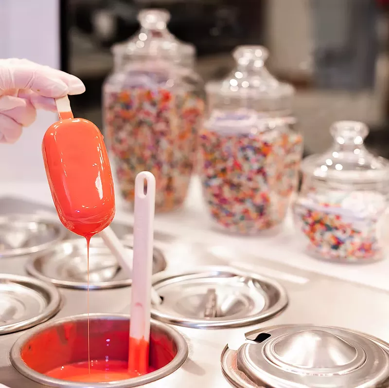 Mobile ice cream parlor Bombshell Treat Bar lands Somerset Collection residency