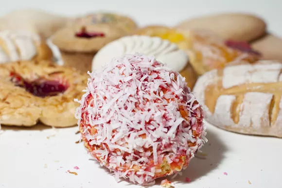 The "Yo-yo" with coconut and strawberry. - Photo by Tom Perkins