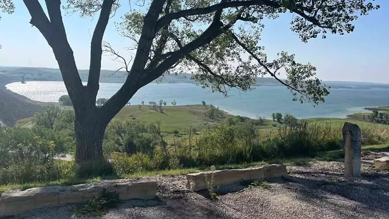 A Nature Lover’s Retreat Nestled in Wilson Lake, Kansas