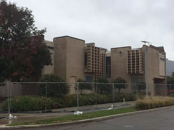 Barat House prior to demolition. - Tom Perkins