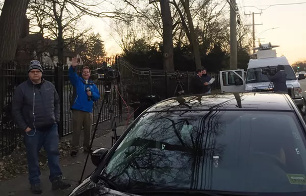 WXYZ-TV's Jim Kiertzner waves hello to our camera. - Violet Ikonomova