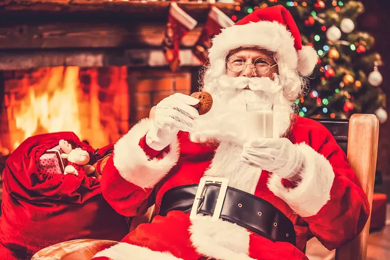 Fisher Building offers free photos with Santa this weekend