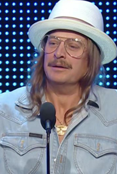 Kid Rock preaches unity during WWE Hall of Fame induction, wants to 'body slam' Democrats