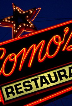 Ferndale's Como's starts serving Detroit-style pizzas on May 4