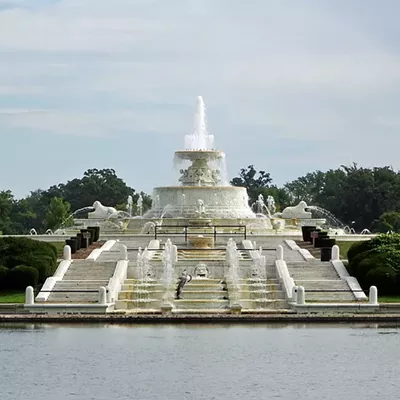 You have a picture in front of the Belle Isle fountain    Have you even visited Belle Isle if you haven&#146;t gotten a picture in front of the James Scott Memorial Fountain? From engagement pictures to family reunions to maybe climbing into the fountain a la Friends, it&#146;s pretty much required.         Photo via maiac/Flickr Creative Commons