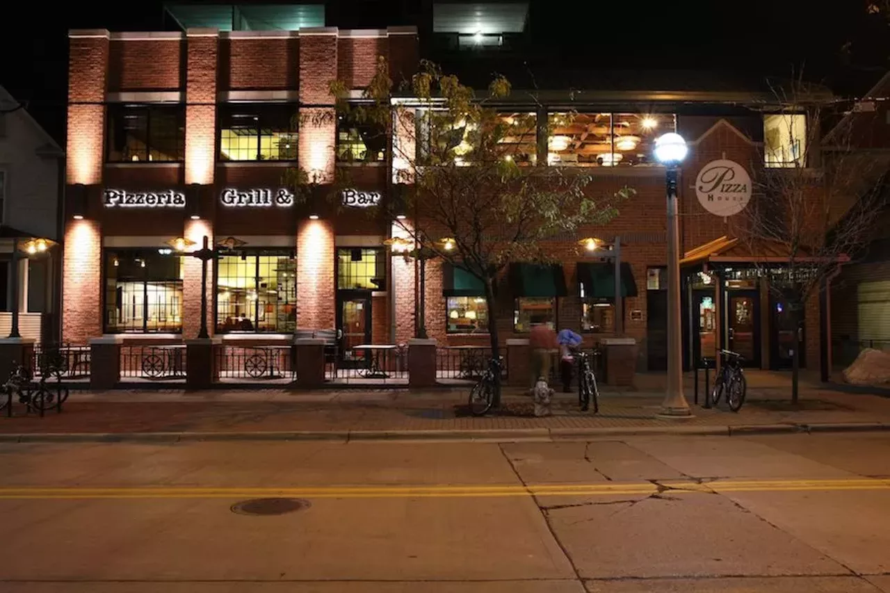 25 Detroitstyle pizzas everyone should've tried by now Detroit