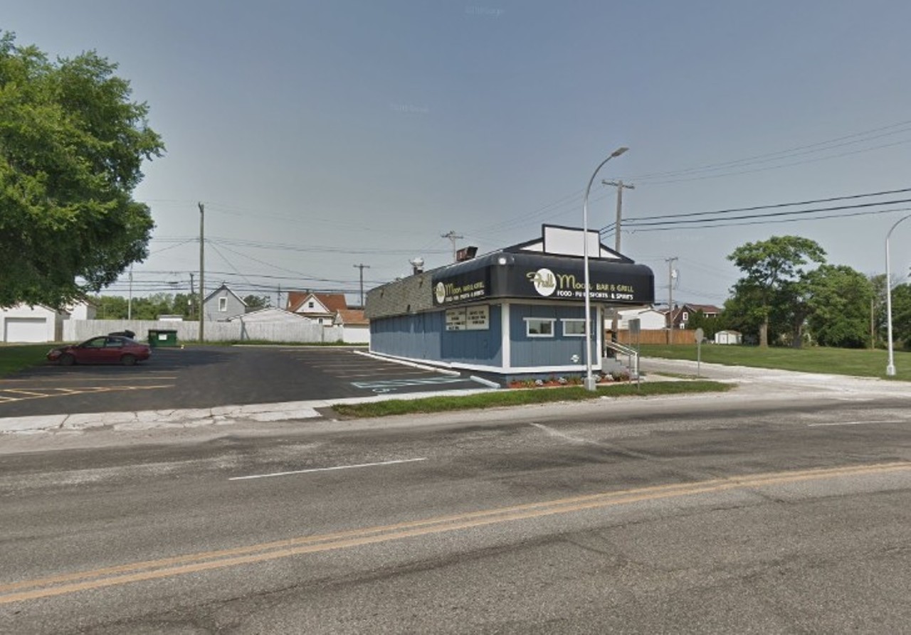 Full Moon
18204 Jefferson, Riverview; 734-281-3763
More of an inside-out dive. It looks bizarre on the outside, but quite nice on the inside. Definitely a sports bar with a hole-in-the-wall feel.
Photo via &copy;Google2019