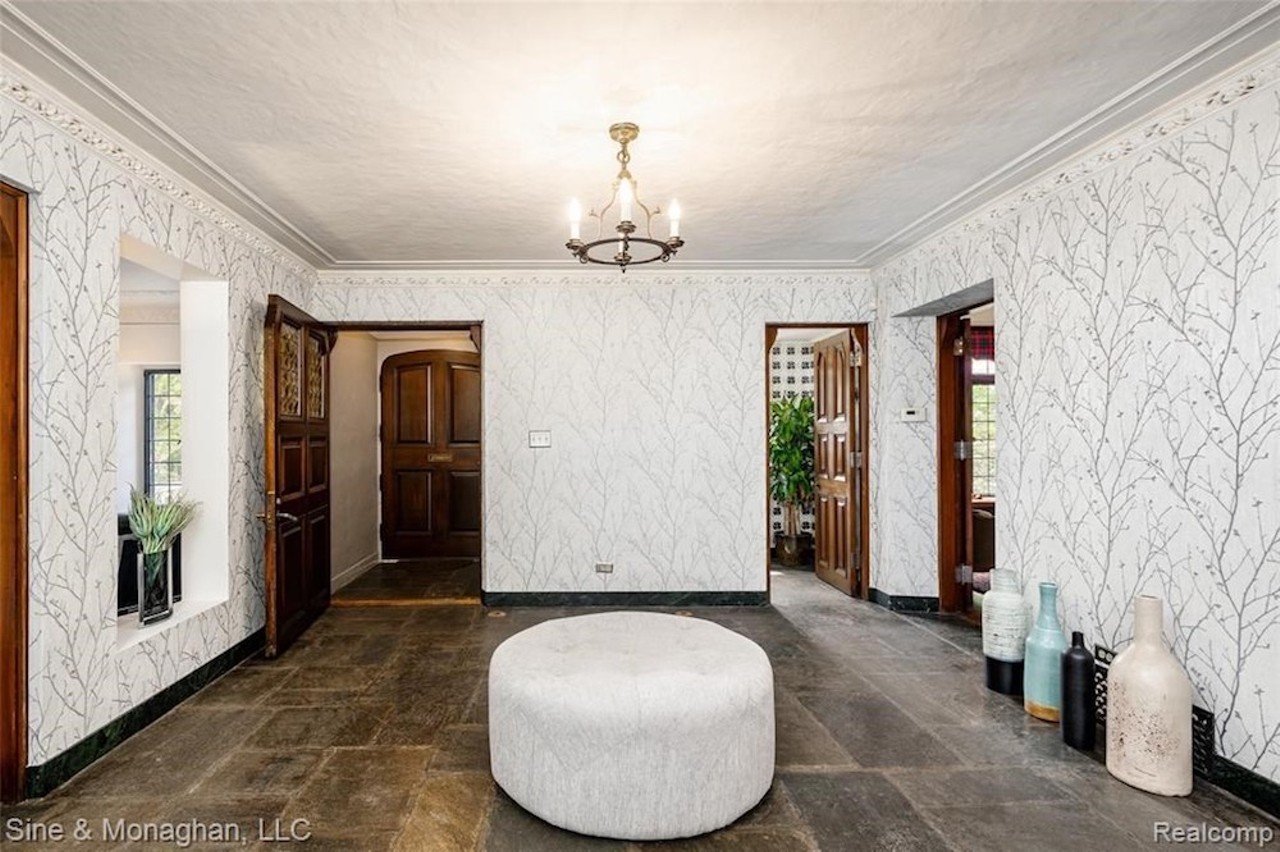 This $1.39 million Grosse Pointe Park home built by architect Wallace Frost has several selfie-worthy tiled bathrooms &#151;&nbsp;let's take a tour