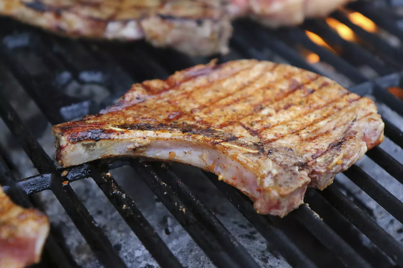 25 mouthwatering photos from Baker Streetcar Bar’s Alley Cow Grille