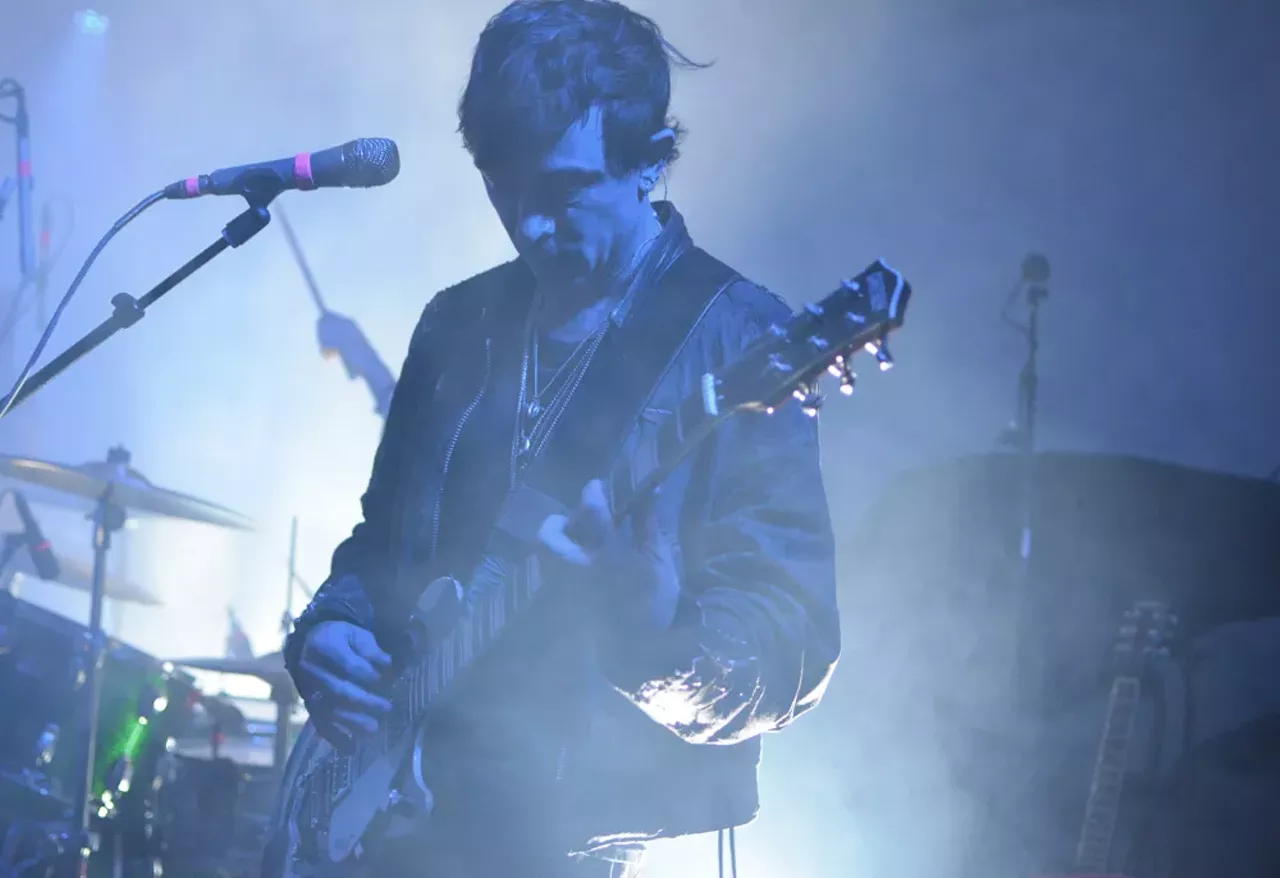 Photos from Wolf Alice's show at the Shelter
