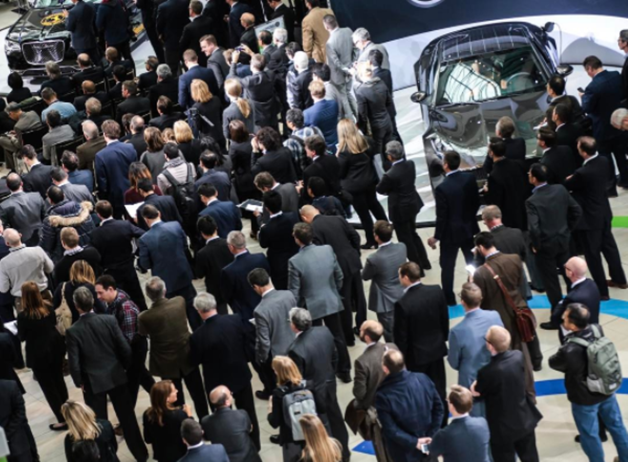 People jam, Detroit Auto Show, 2017. Photo via @detroitfreepress.