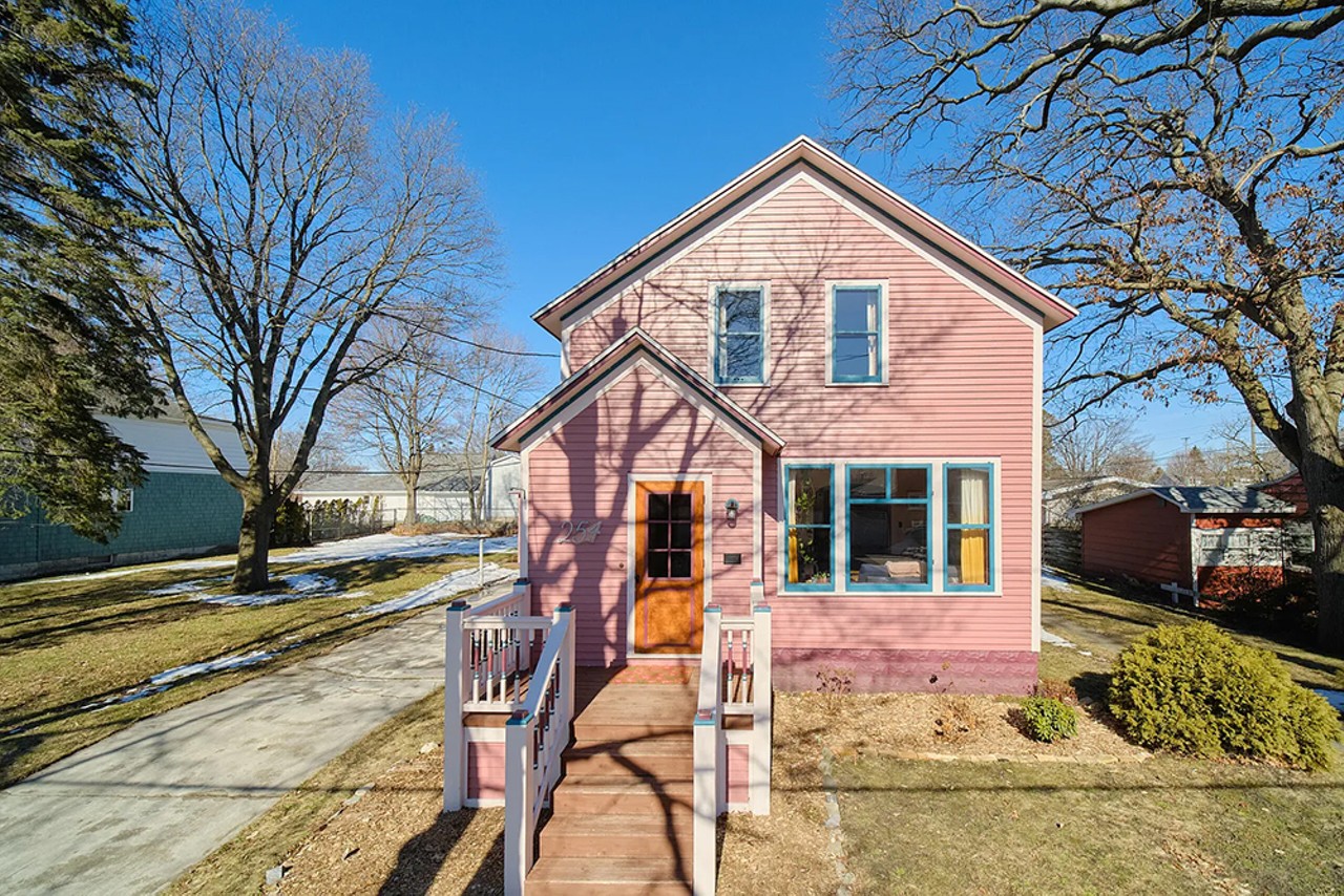 This pink Northern Michigan home is so freakin’ cute [PHOTOS]