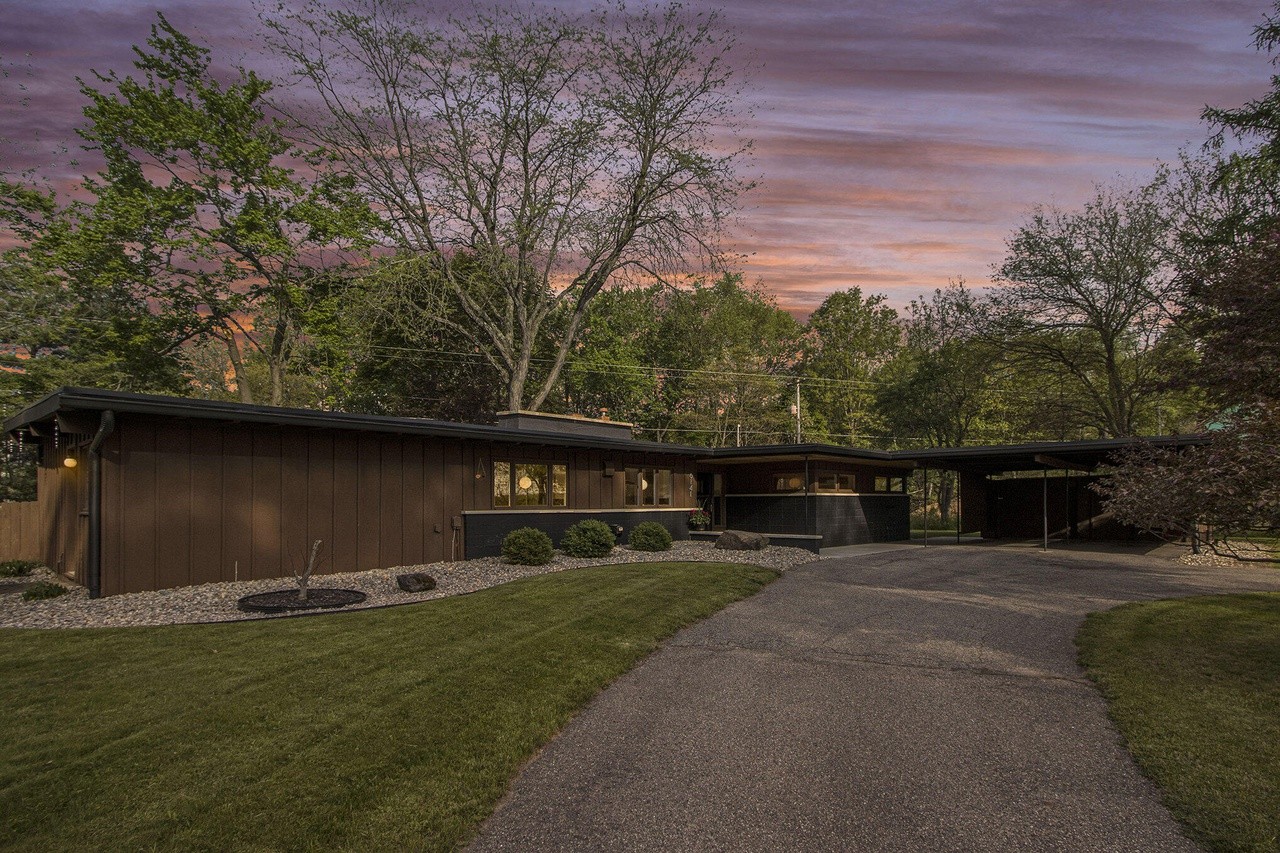 This Michigan mid-century modern home has gorgeous views inside and out [PHOTOS]