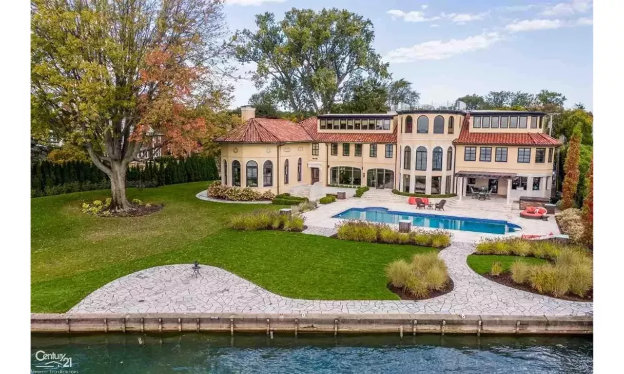Grosse Pointe Park mansion serves incredible views of Lake St. Clair