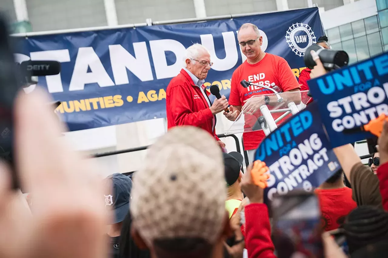 Image: UAW workers rally in support of historic strike in Detroit