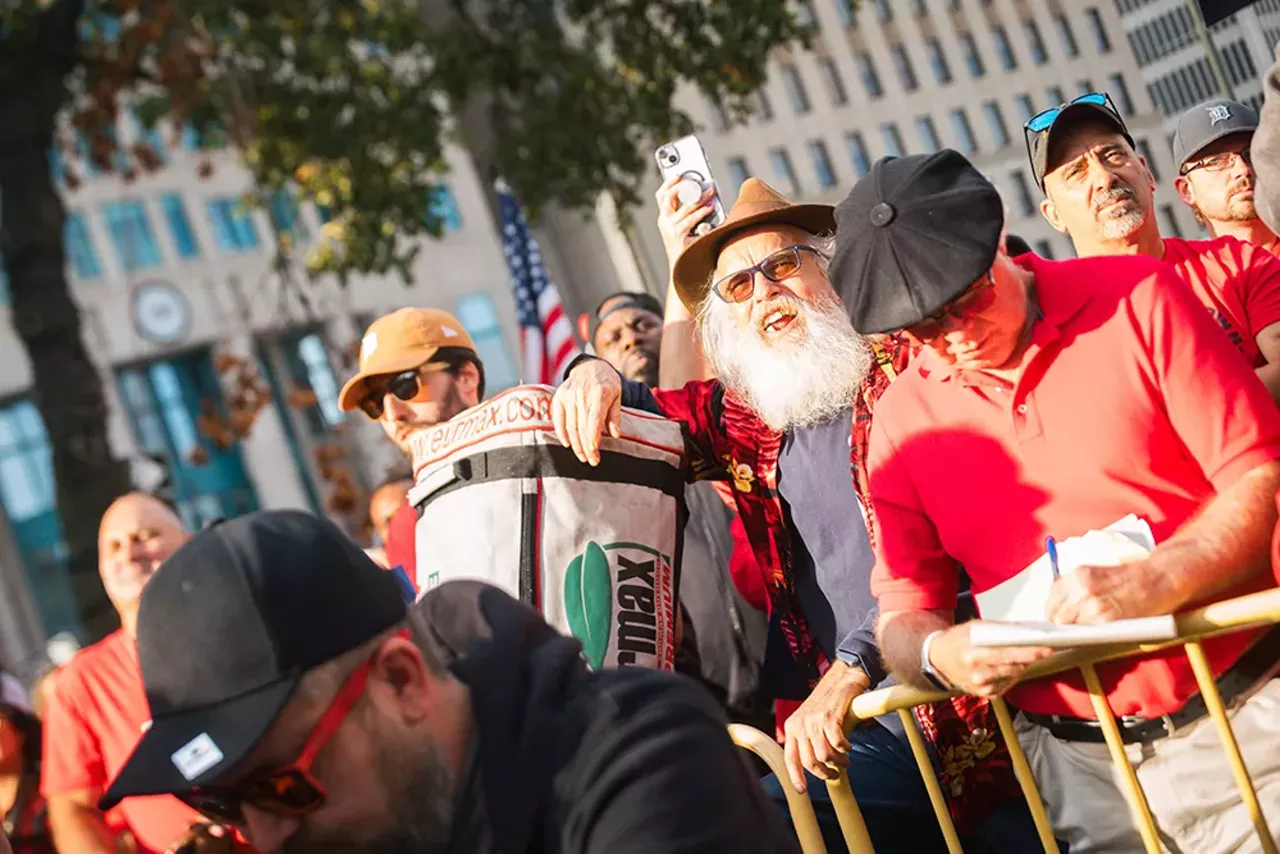 Image: UAW workers rally in support of historic strike in Detroit