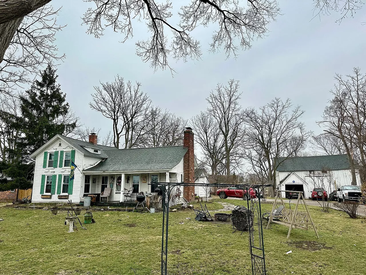 Image: Warren’s historic Gillett-Beer Farm hits market [PHOTOS]