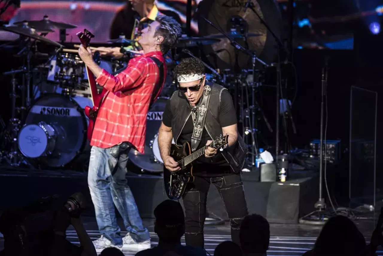 Image: We never stopped believing: Journey and the Doobie Brothers at DTE