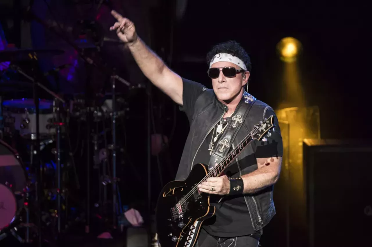 Image: We never stopped believing: Journey and the Doobie Brothers at DTE