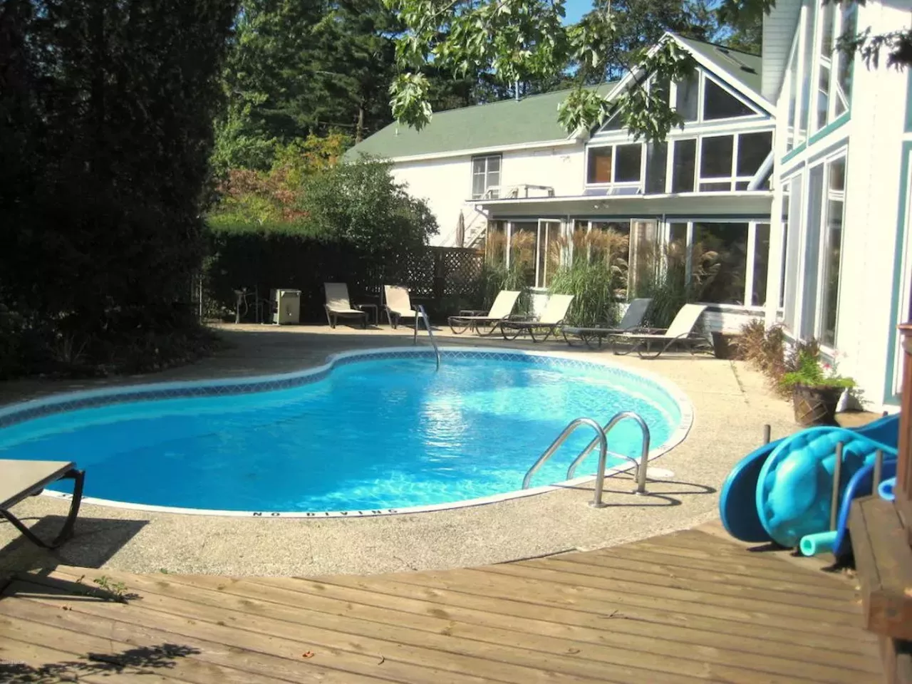 Image: You can buy an entire lakeside bed and breakfast near Saugatuck for $1.9 million