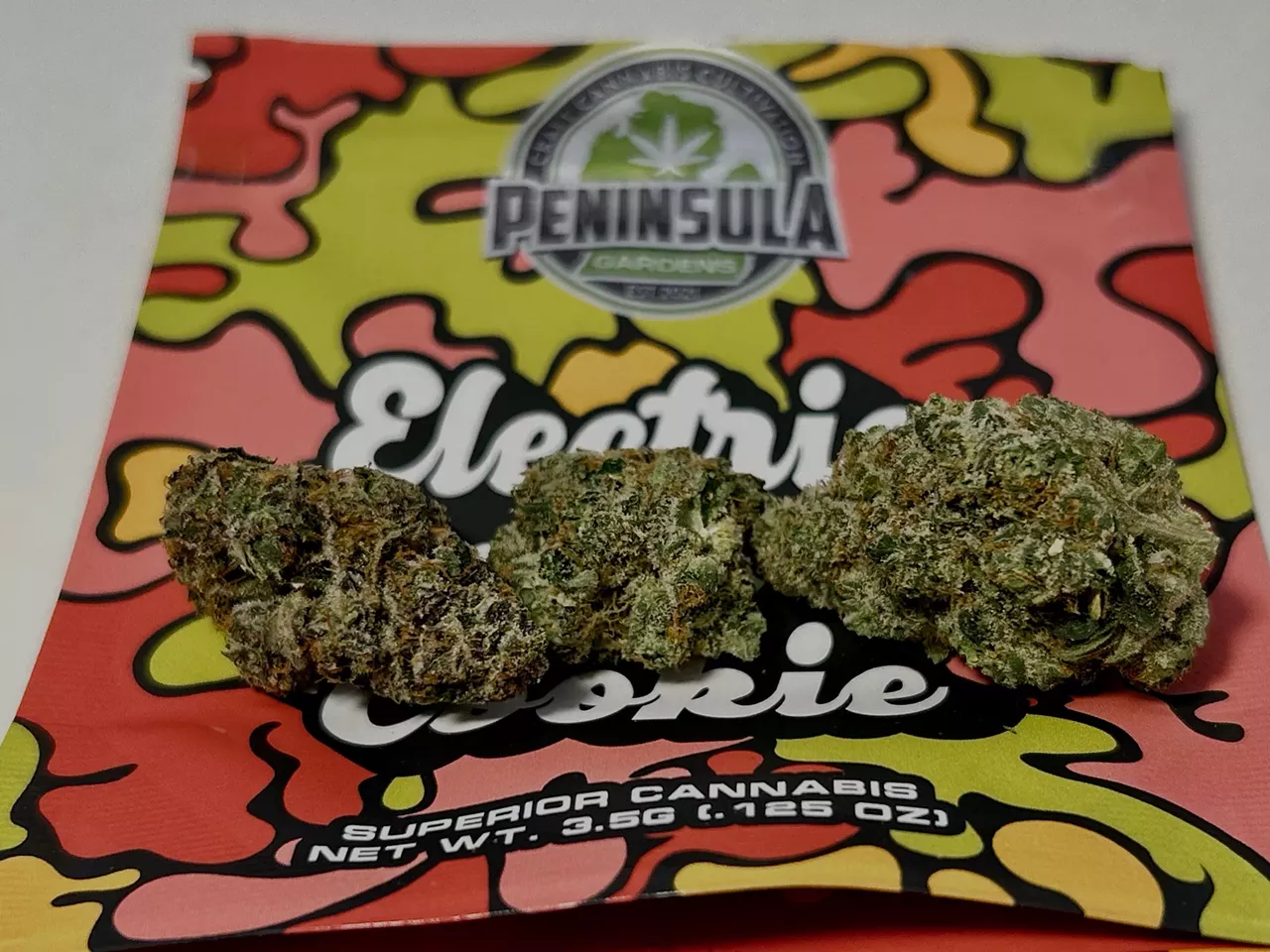 For concerts, outdoor movies, and social nights: Electric Peanut Butter Cookie by Peninsula Gardens is a balanced hybrid with a citrusy, nutty, and floral aroma. The high is upbeat, euphoric, and cerebral. More than most strains I’ve tried, this heightens my senses, making concerts and social gatherings more vibrant and captivating. It’s perfect for staying present without zoning out.